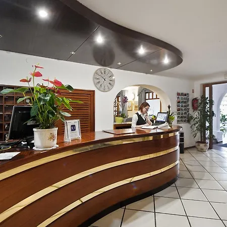 Gabbiano Hotel 3*